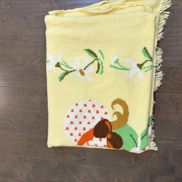 76”x 56” Handmade Vintage Sun Bonnet Sue Baby Crib Blanket Throw Afghan Yellow - Picture 5 of 10